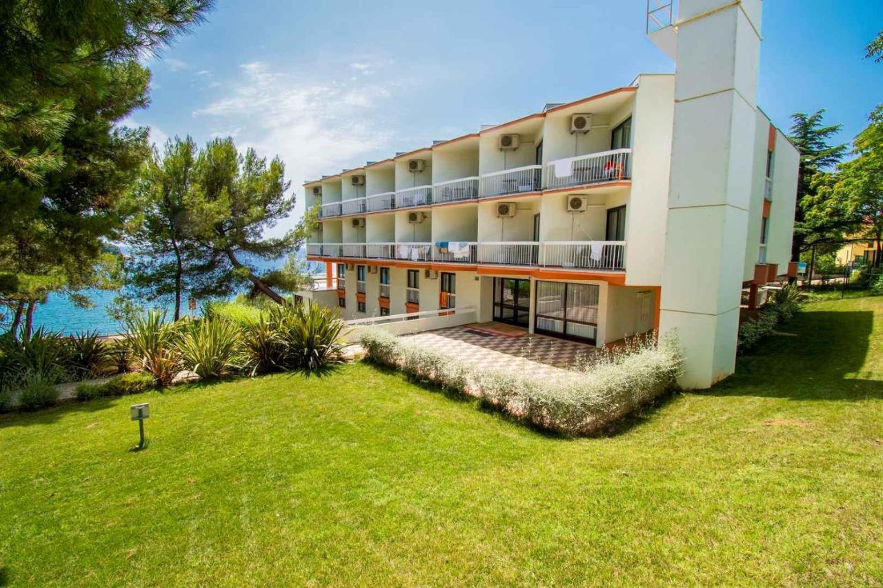 Centinera Resort Banjole Exterior photo